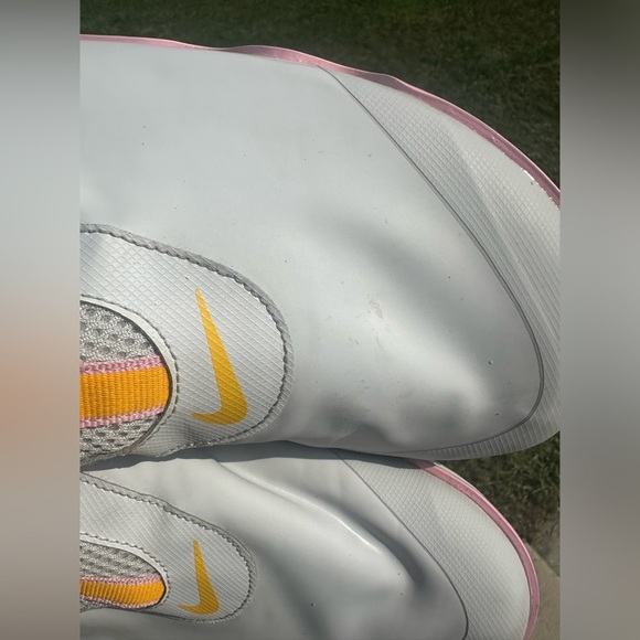 Women’s Nike Healthcare shoes main image 5